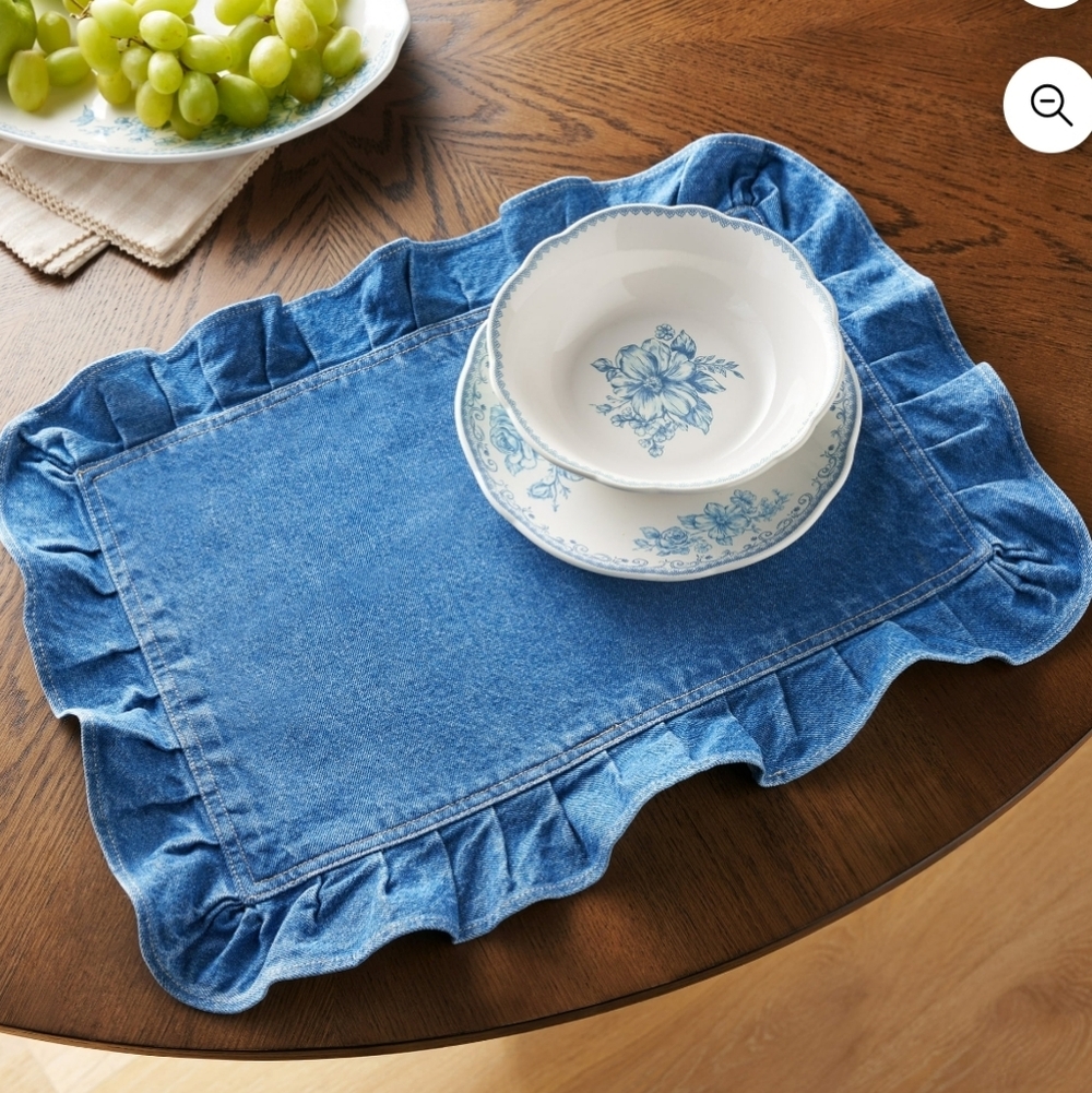 New 6pk The Pioneer Woman Denim Blue Ruffled Placemats